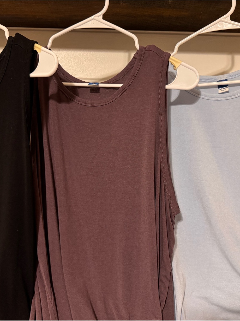 OLD NAVY LUXE LOT OF 3 XL TANK TOPS BLACK PLUM BLUE GUC